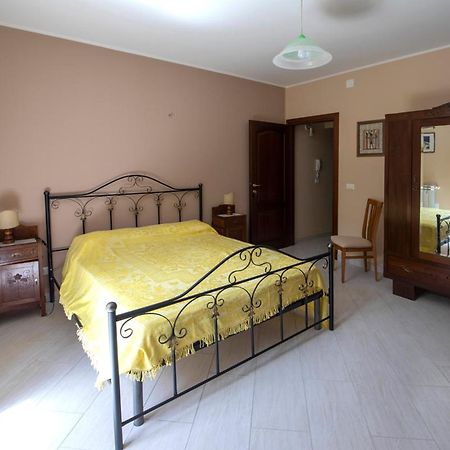 B&B "Nonna Maria"-Montalbano Elicona Buitenkant foto